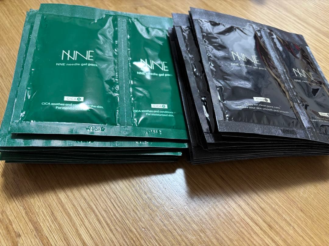 NNNEのジェルパックセット　黒14枚　緑13枚