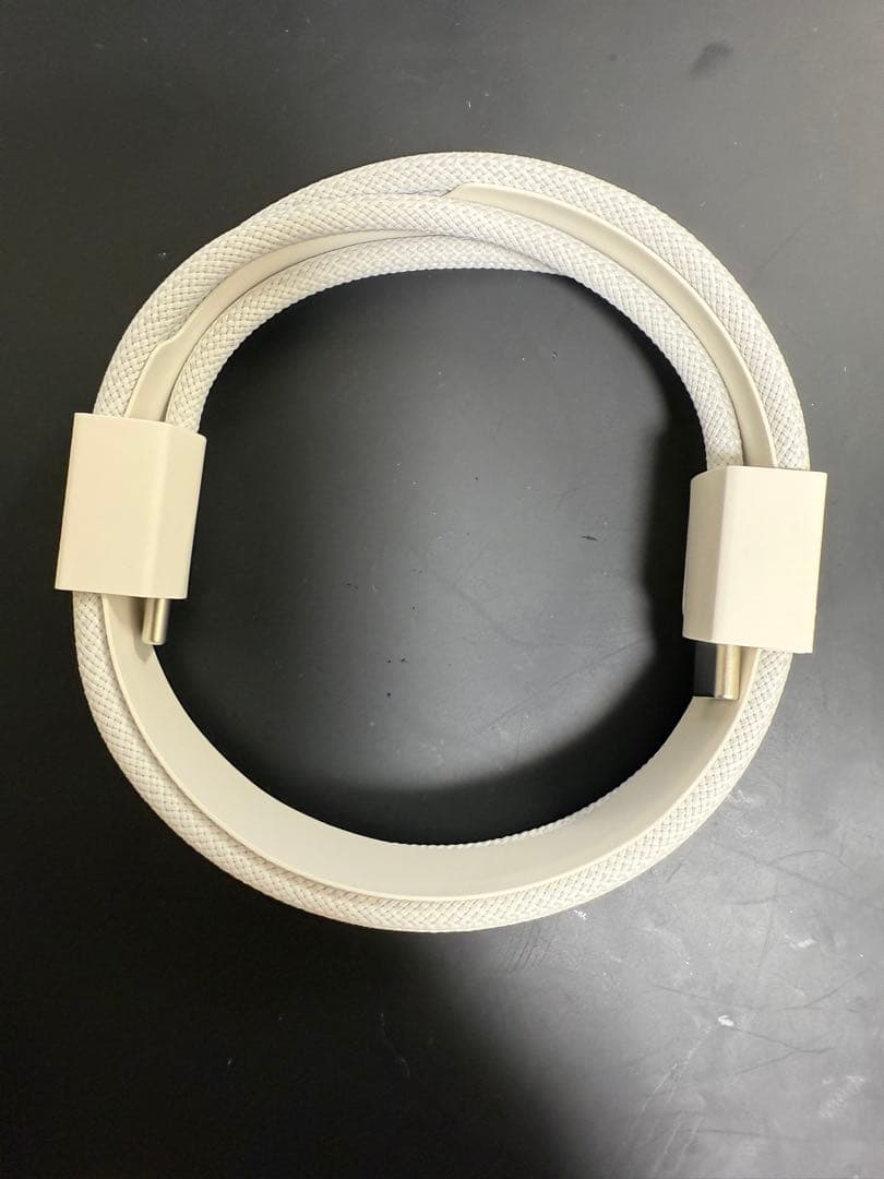 [美品]AirPods Pro 第2世代[充電ケーブル未使用]