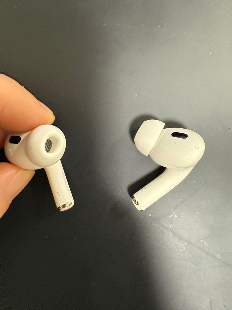 [美品]AirPods Pro 第2世代[充電ケーブル未使用]