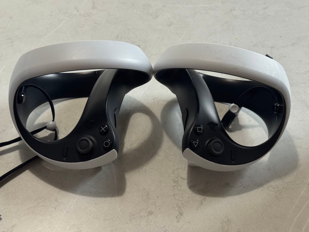 PlayStation VR2 ヘッドセットとコントローラー付き