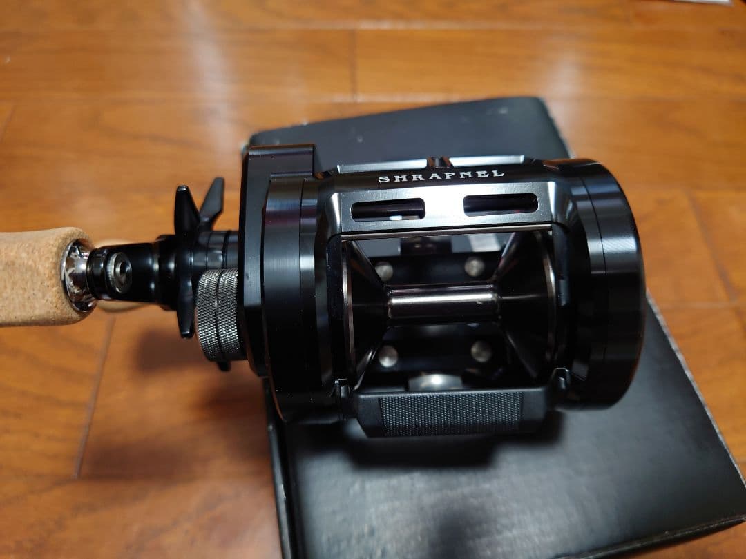 RYOGA SHRAPNEL新品未使用品。 ベイトリール パワーコルクノブ付き