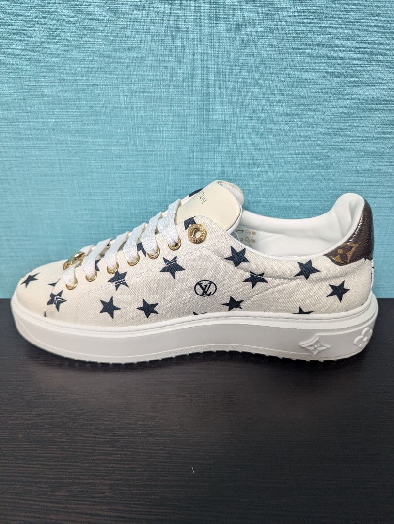 ☆すずらん☆　Louis Vuitton 星柄スニーカー
