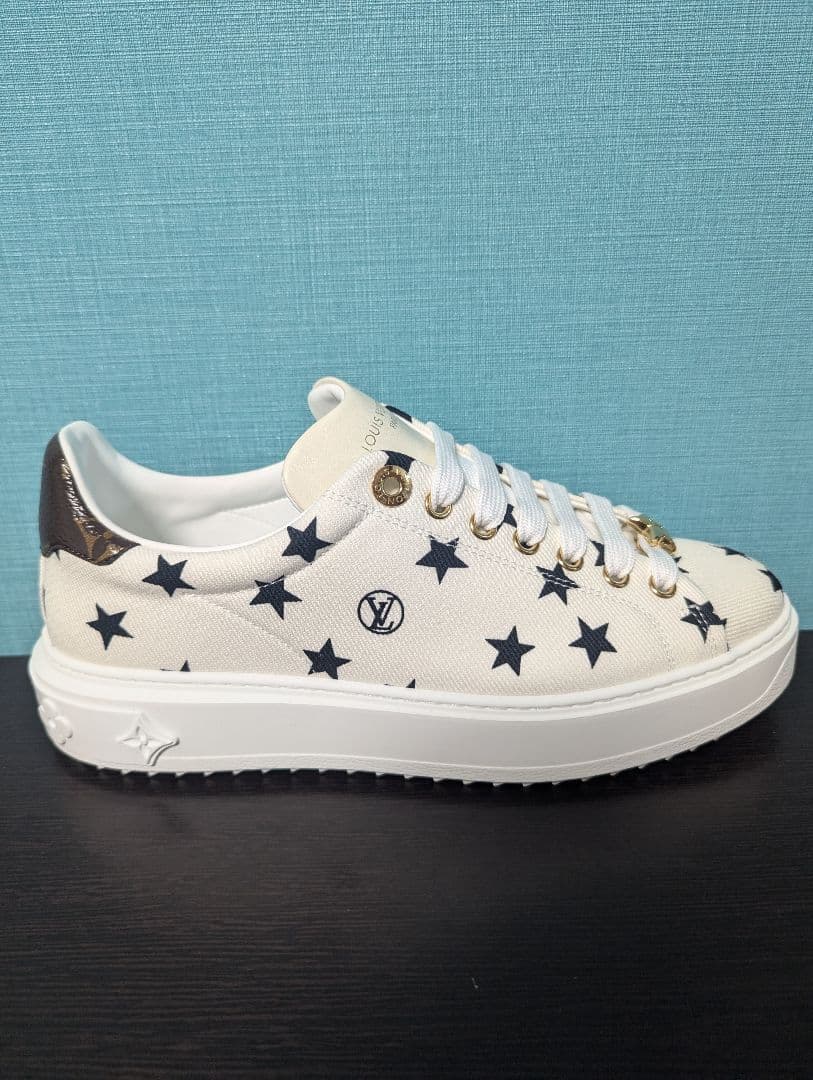 ☆すずらん☆　Louis Vuitton 星柄スニーカー