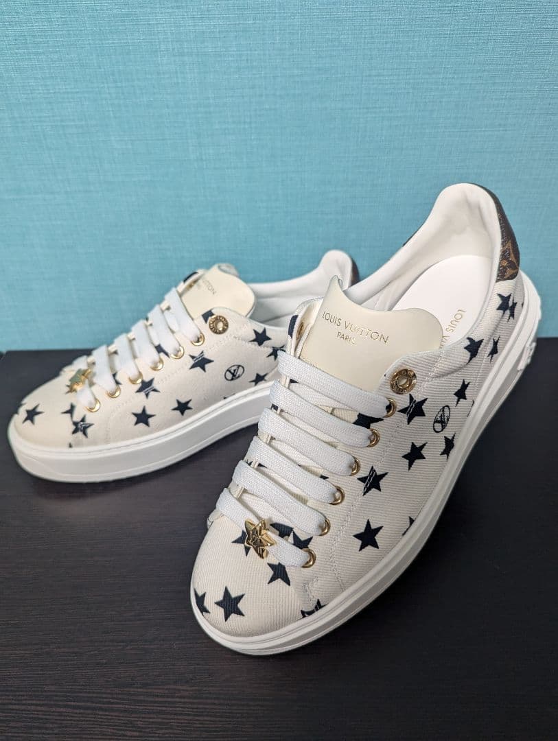 ☆すずらん☆　Louis Vuitton 星柄スニーカー