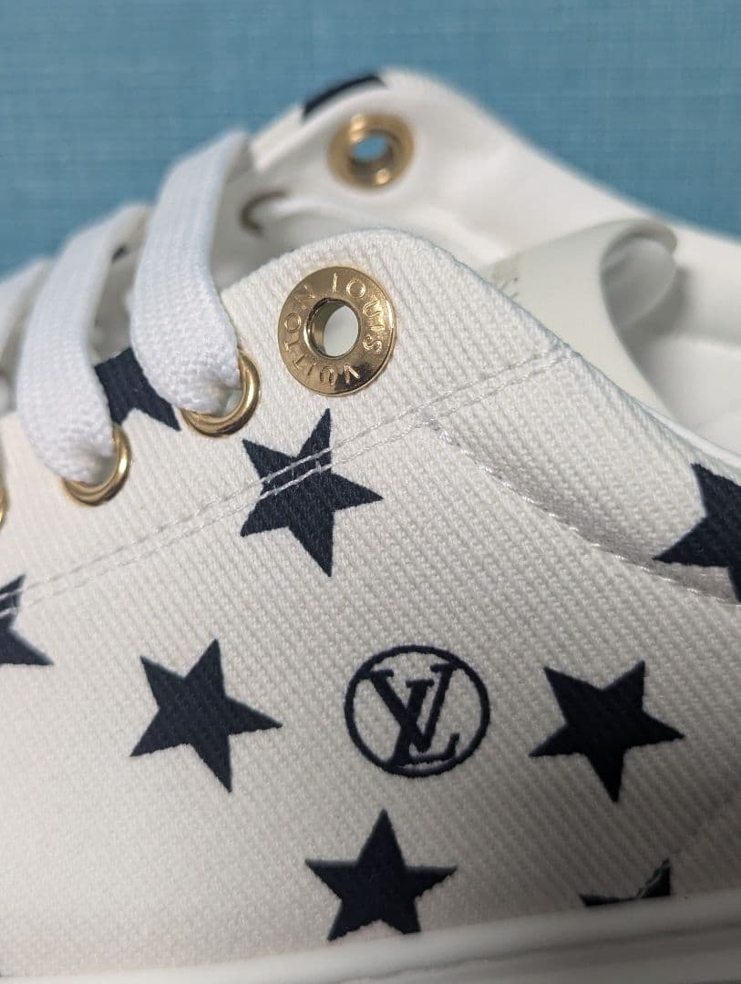 ☆すずらん☆　Louis Vuitton 星柄スニーカー
