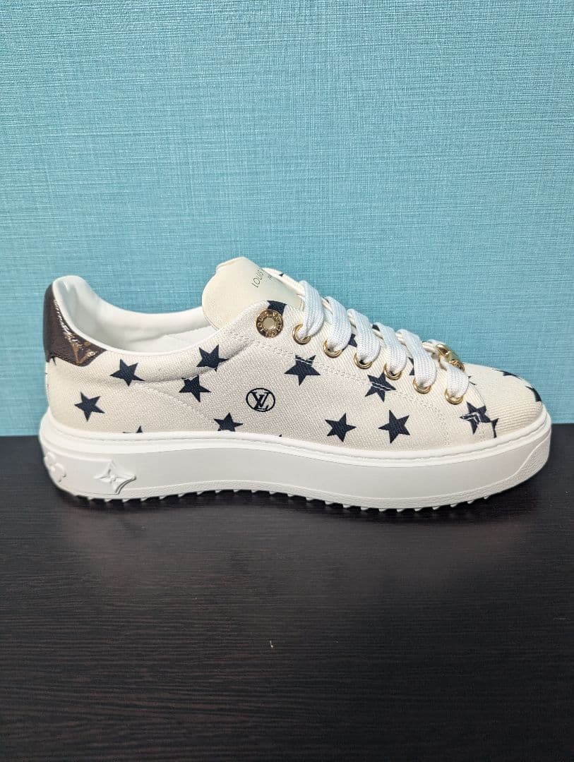 ☆すずらん☆　Louis Vuitton 星柄スニーカー