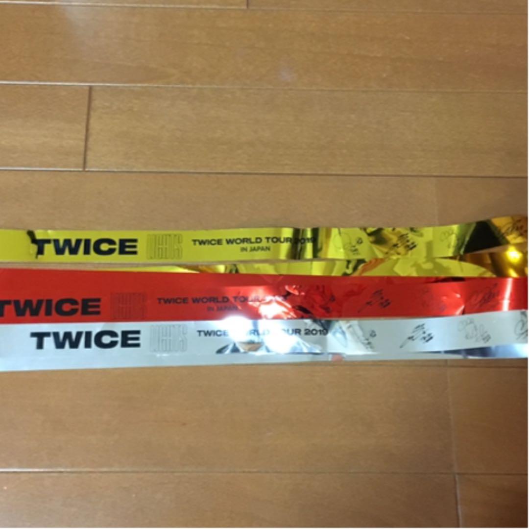 TWICE  LIGHTS'缶バッチ  銀テ付き！