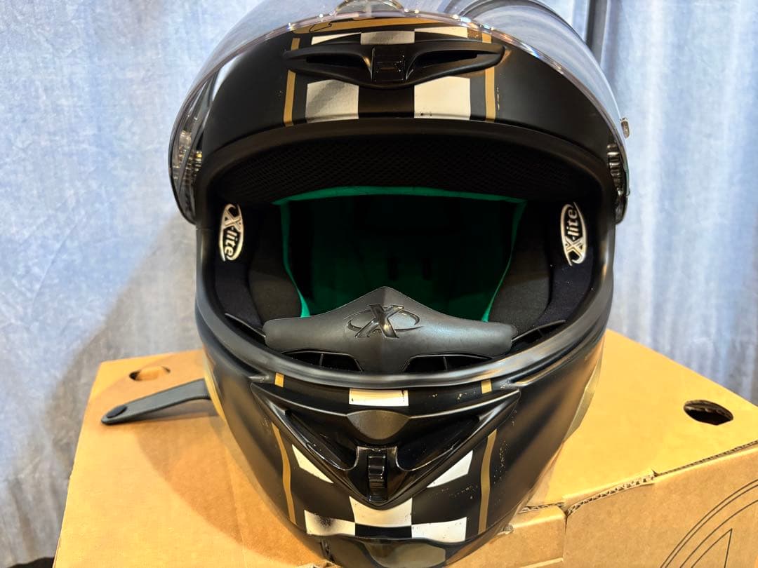 NOLAN Xlite X-802Rフルフェイスヘルメット ブラック・ゴールド