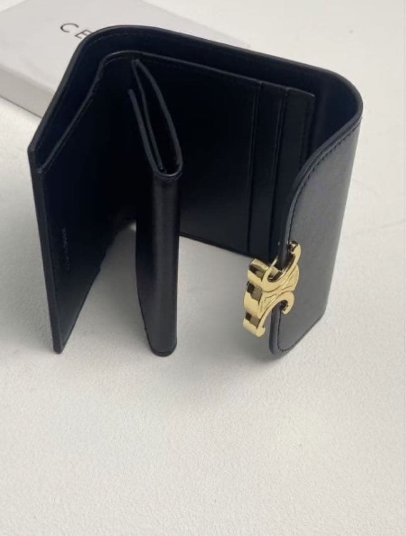 CELINE セリーヌ　トリオンフ スモールウォレット　三つ折り財布 ブラック