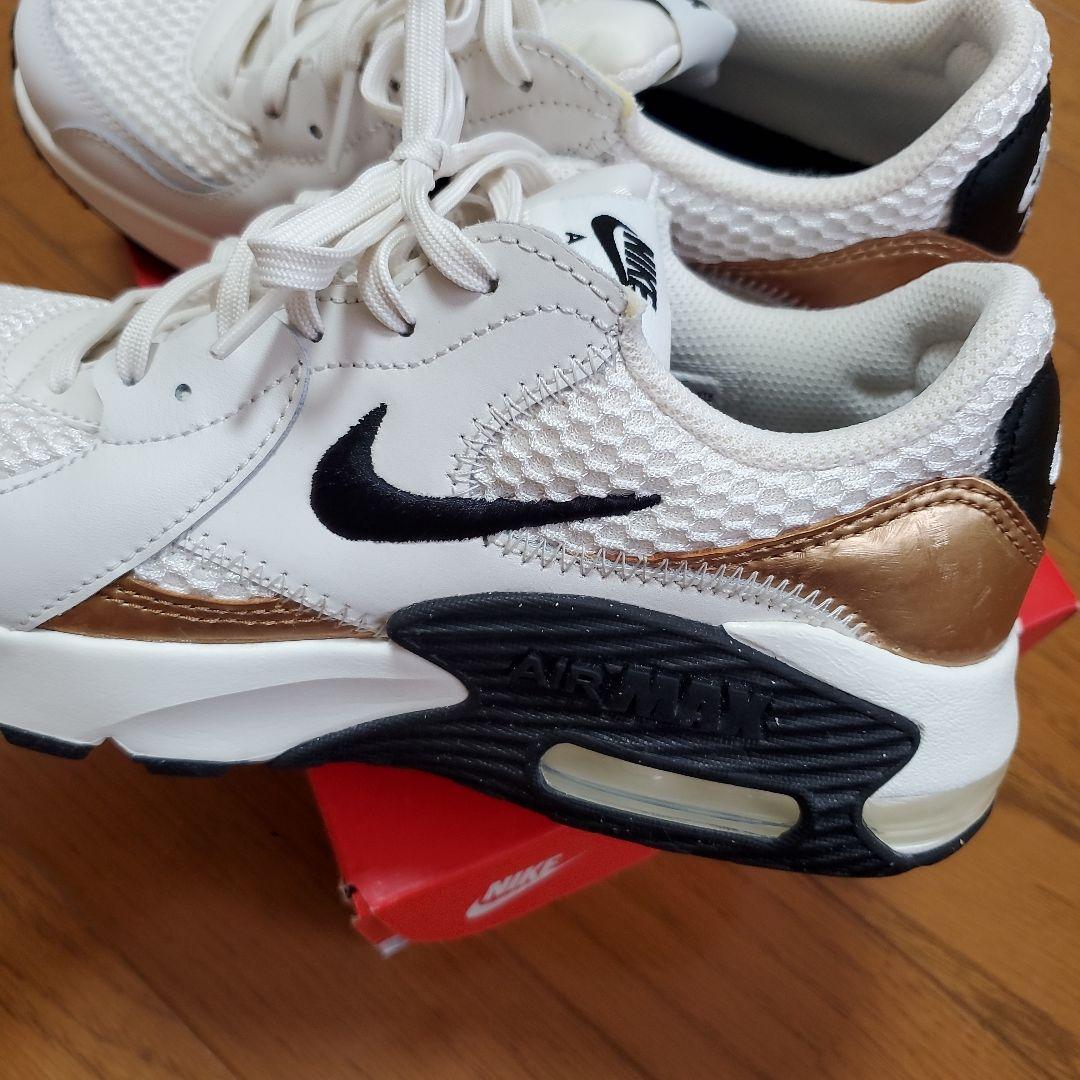 専用！！　NIKE エアマックスエクシー　 ホワイト/ゴールド