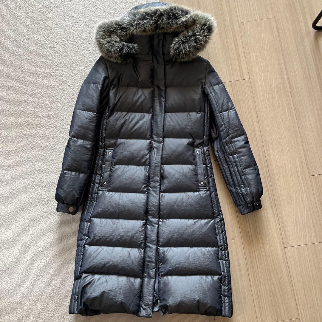 ファー付きダークグレーロングダウンコート