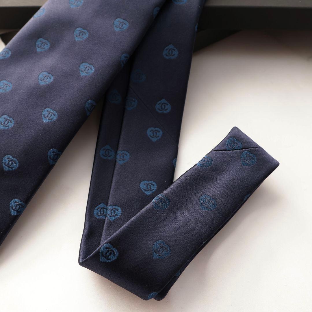 未使用 シャネル CHANEL ネイビー ロゴパターン ネクタイ
