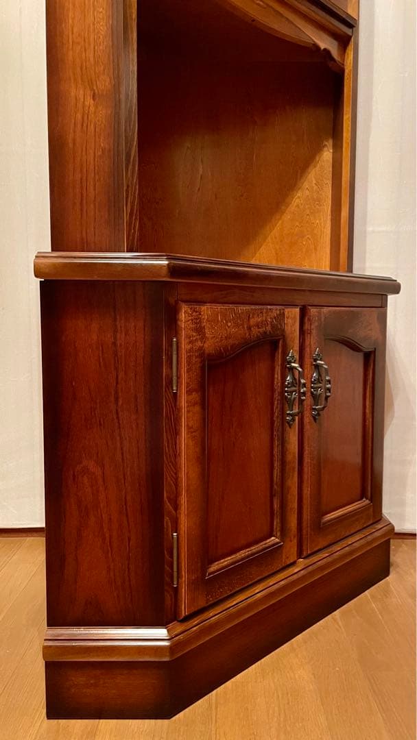 【カリモク】\"コロニアル\" HC3300NK 隅棚 コーナーキャビネット