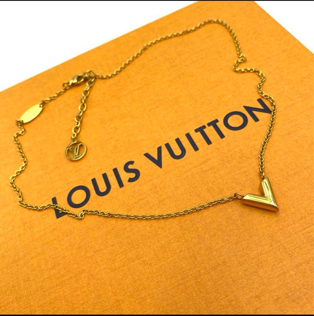 Louis Vuitton エッセンシャルV ネックレス