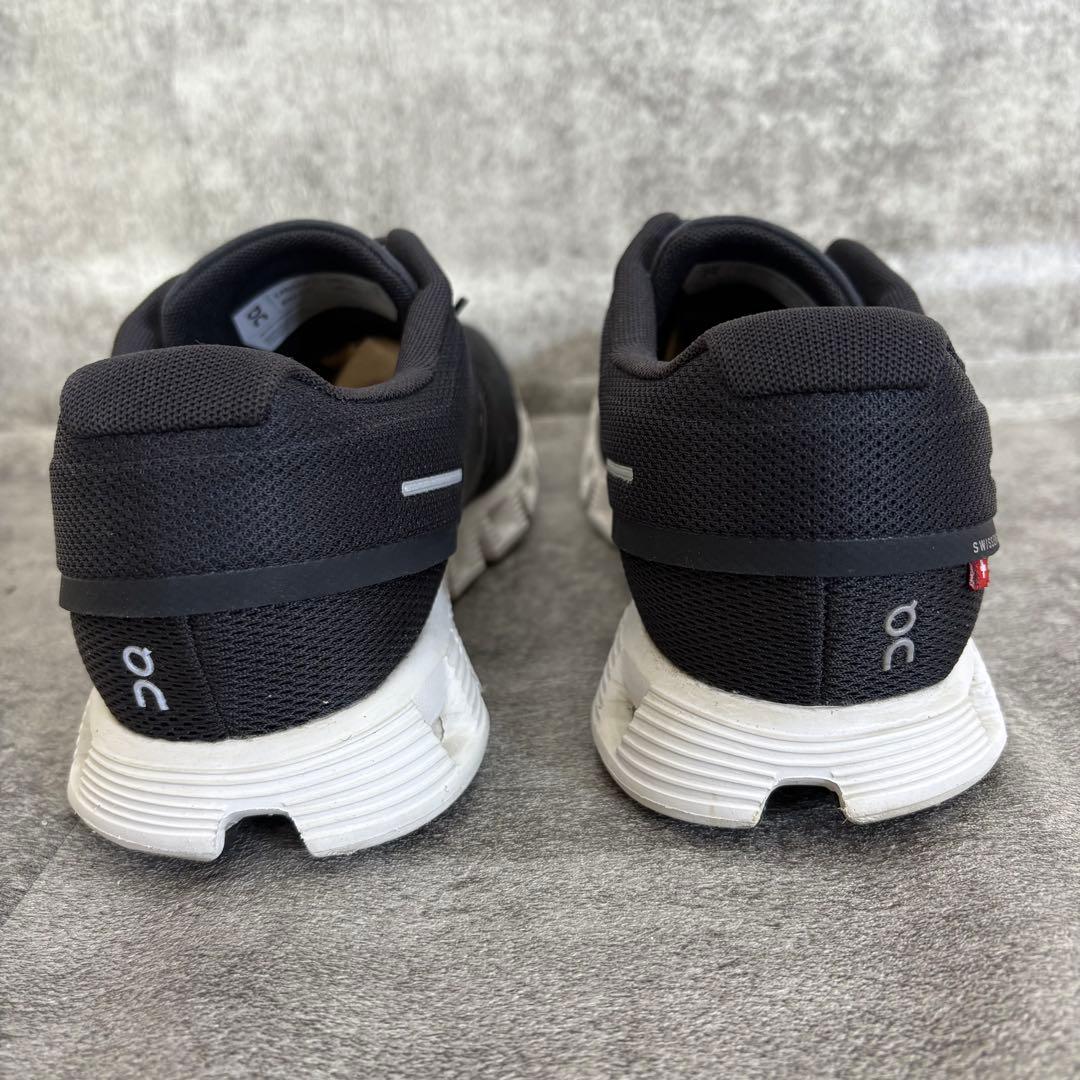 美品 オン On Cloud 5 ランニングシューズ ブラック 26.5cm