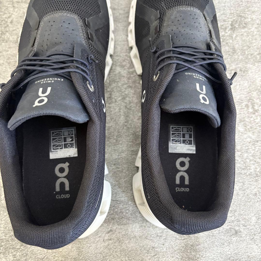 美品 オン On Cloud 5 ランニングシューズ ブラック 26.5cm