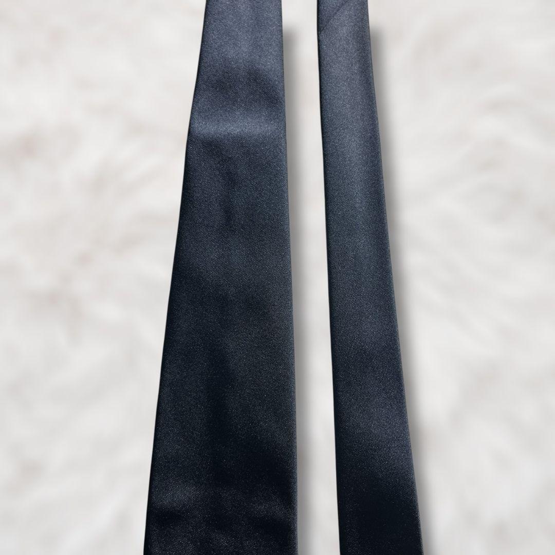 【美品✨】プラダ ソリッドタイ ダークネイビー 光沢 ナロータイ 箱有 ネクタイ