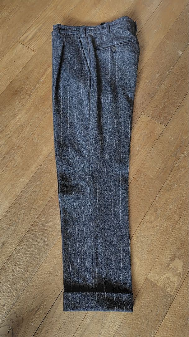 ZERBINOイタリアナポリ製グレー ストライプダブルベストスリーピース スーツ