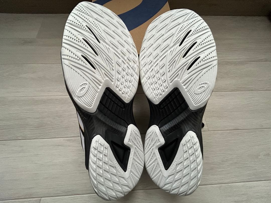 あ*つ様 asics バレーボールシューズ ホワイト/ブラック 27.5