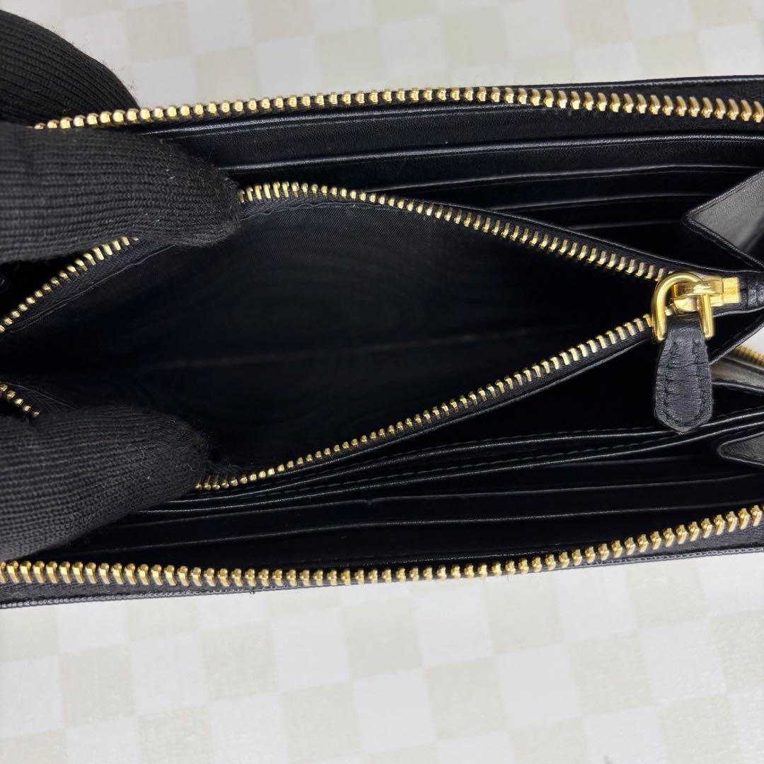 極美品　PRADA プラダ　長財布　ラウンドファスナー　M011