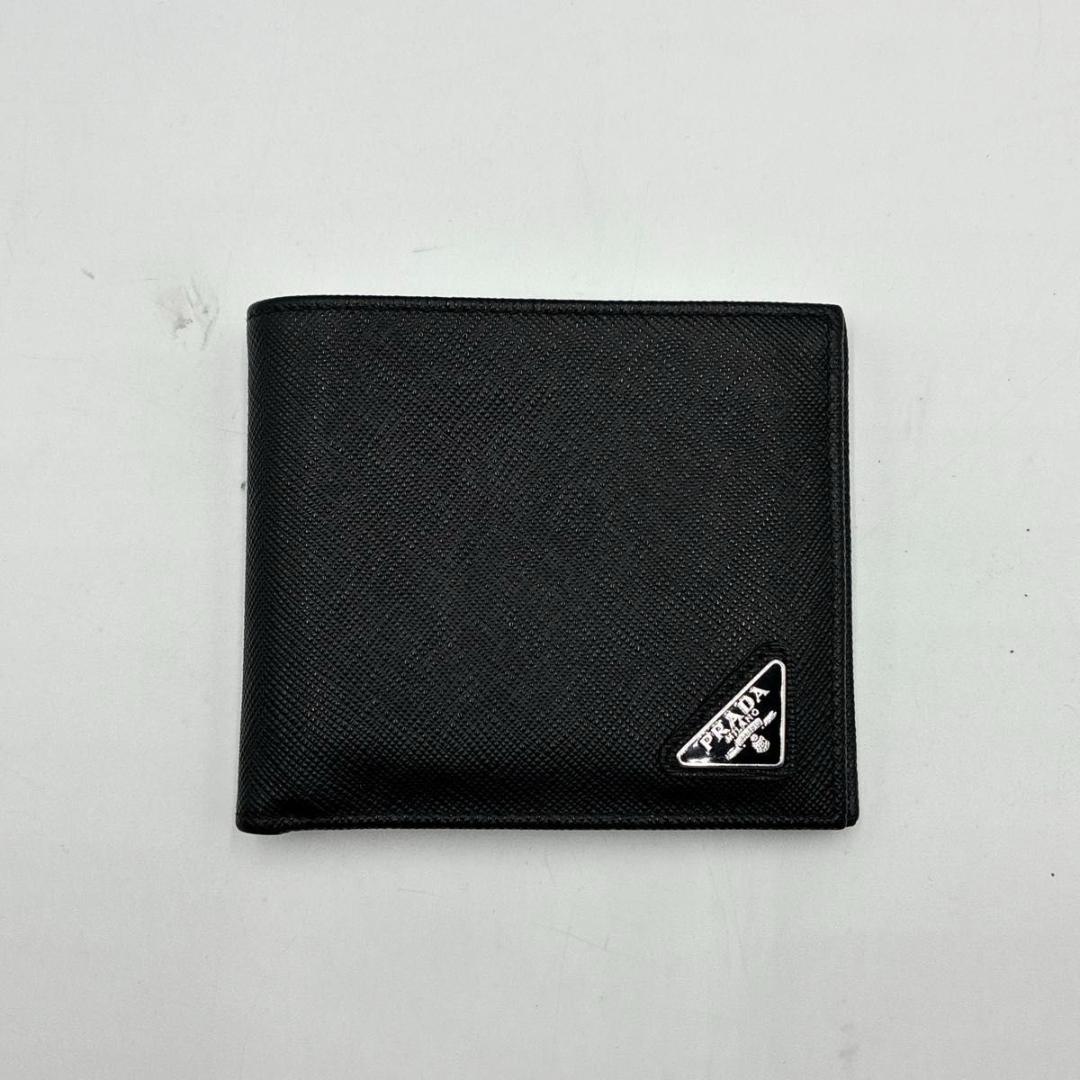 YYY　プラダ 折り財布 サフィアーノ 三角ロゴ 黒 付属品有