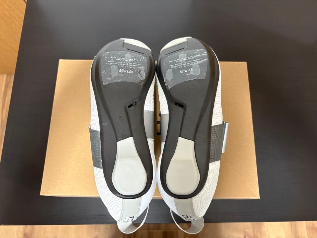 ウェア fizik TRANSIRO HYDRA AEROWEAVE CARBON