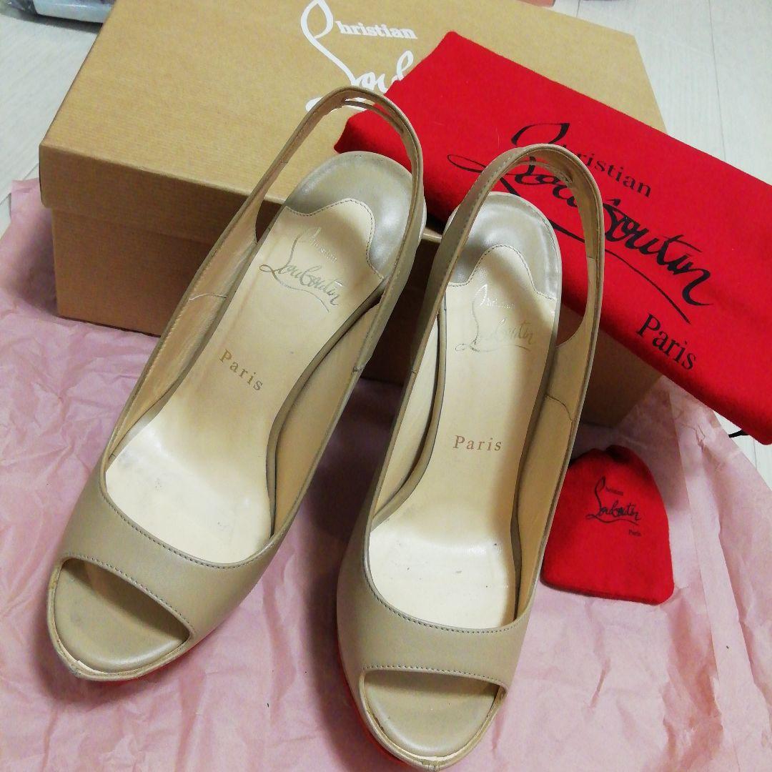 はぴ【中古品】クリスチャンルブタンサンダルオープントゥベージュ　361/2