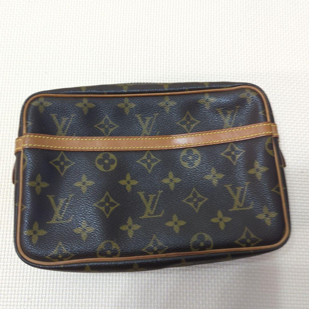 ヴィトンのセカンドバッグ