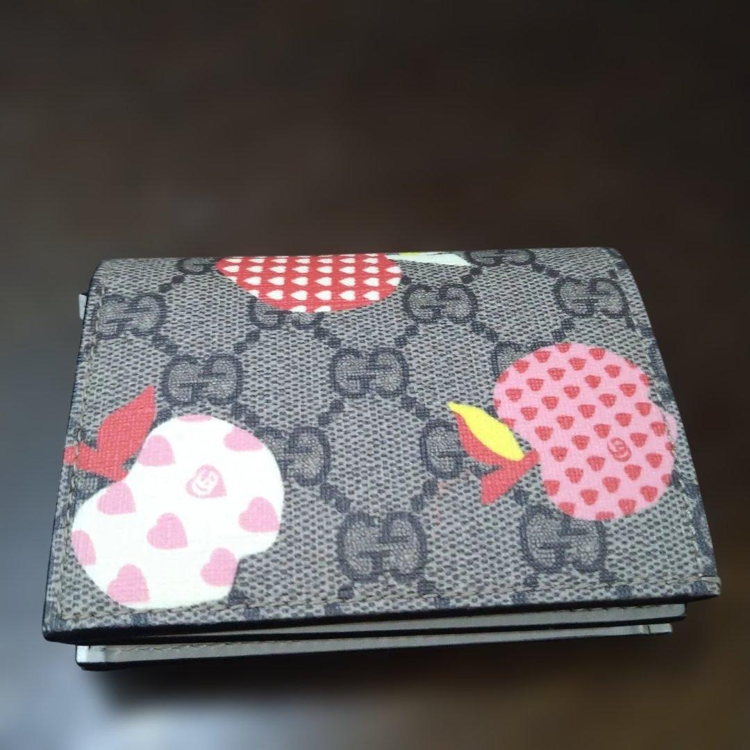 GUCCI フルーツモチーフ 二つ折り財布