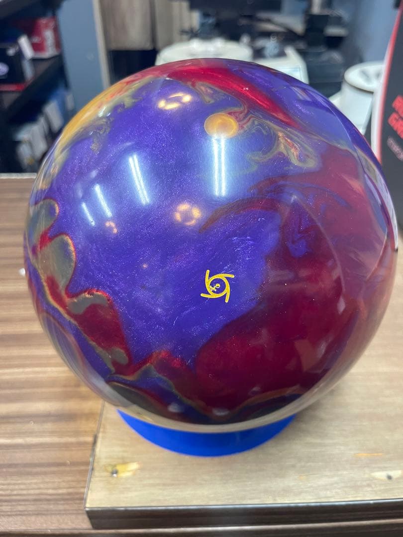 IQ Spear ボウリングボール 15p2oz