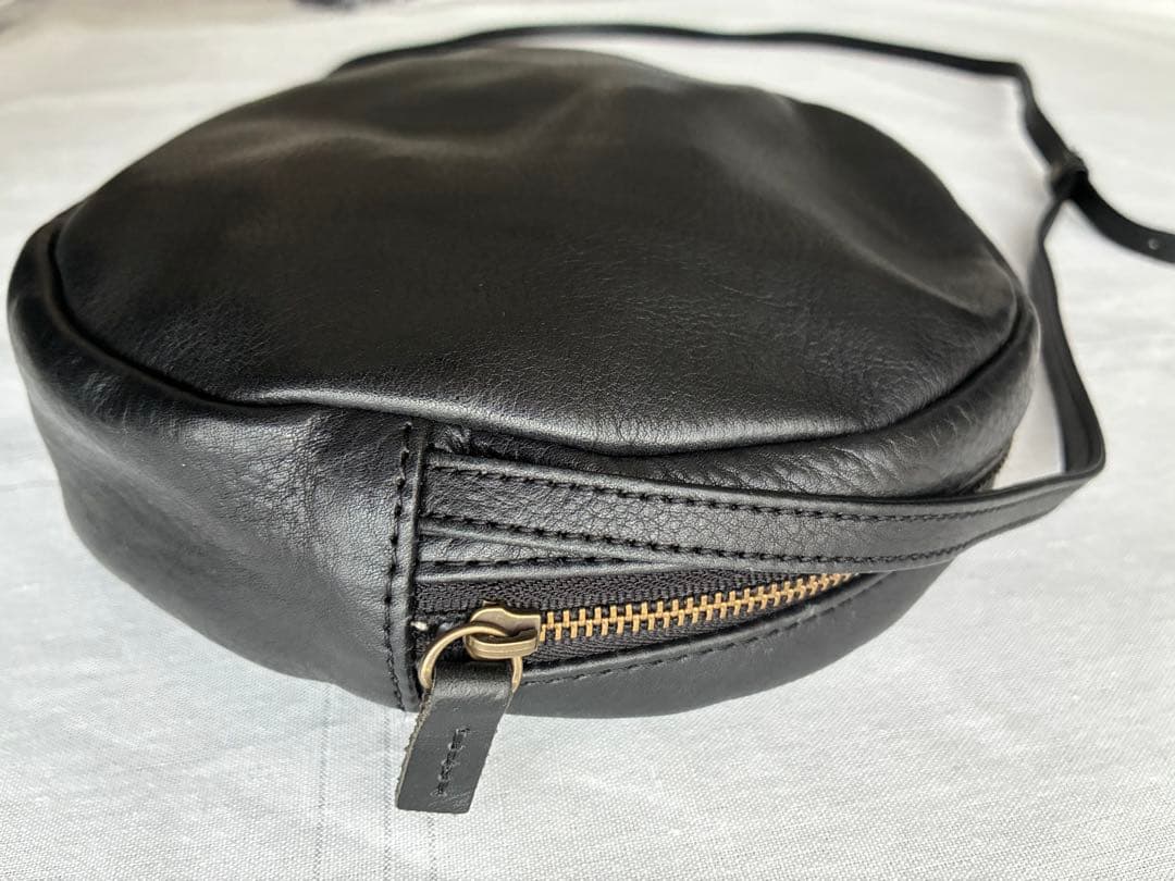 Rinori リノリ 本革 サークルショルダーバッグ ブラック 丸型