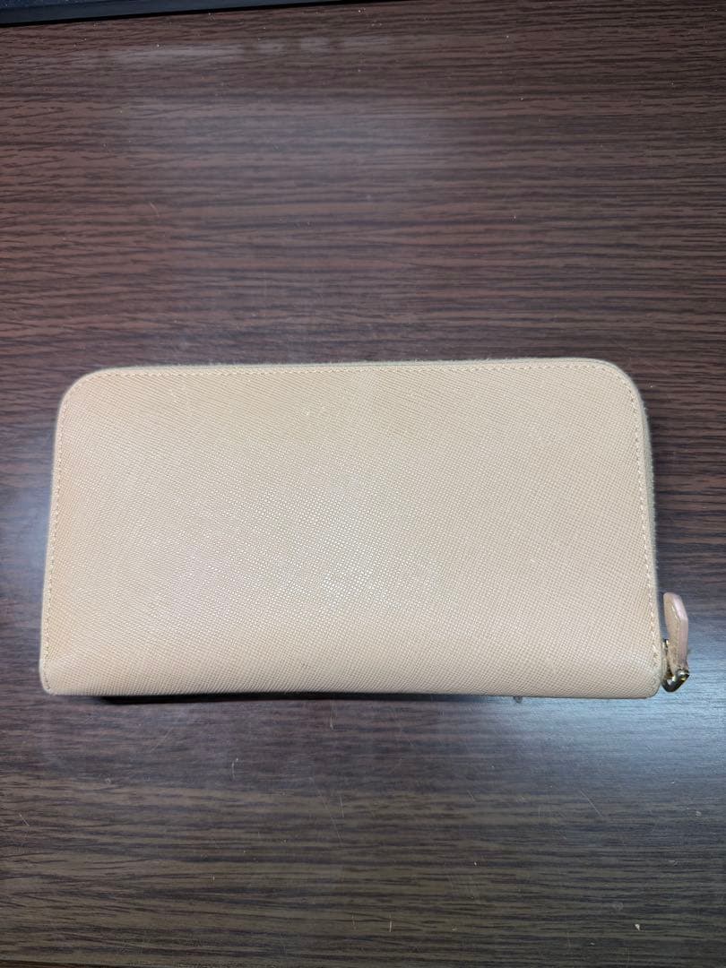 PRADA ベージュ 長財布