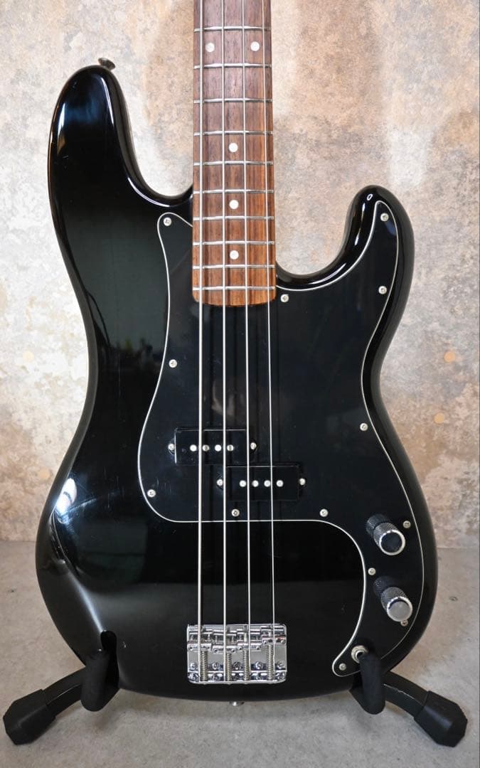 【整備・清掃・弦交換済み 】Squier Precision Bass プレベ