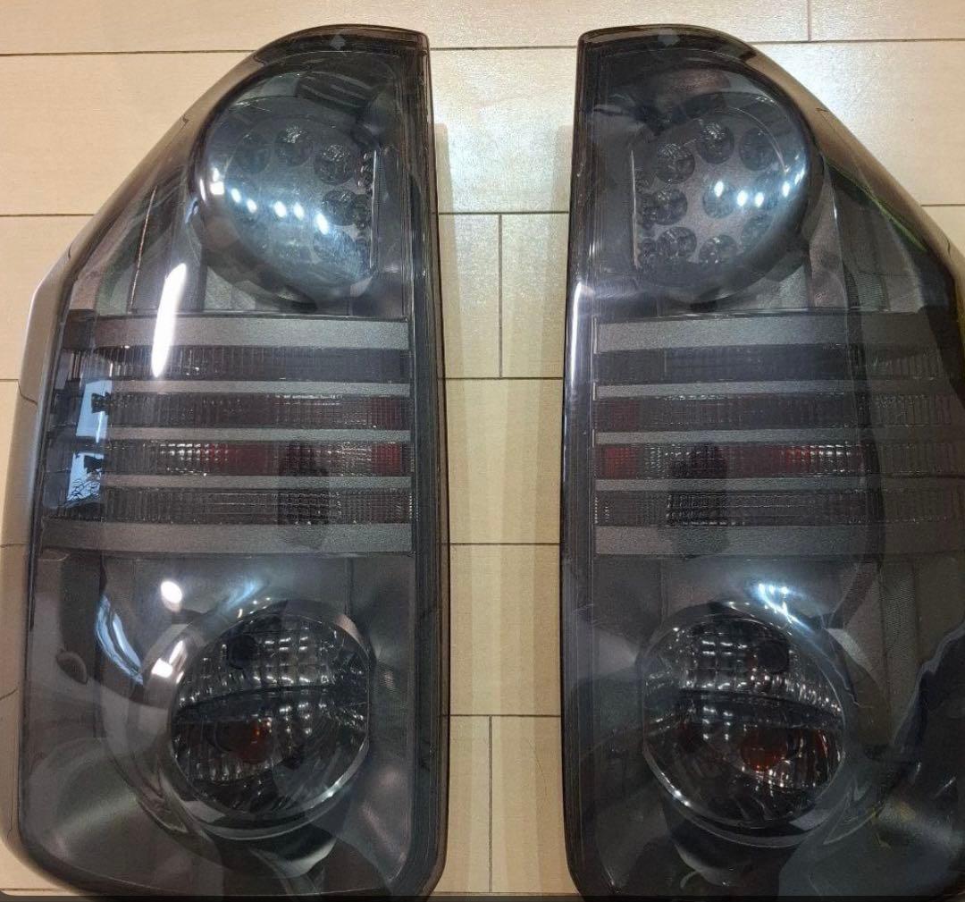 70前期ヴォクシー煌純正テール スモークテールカバー取付品 2個セット