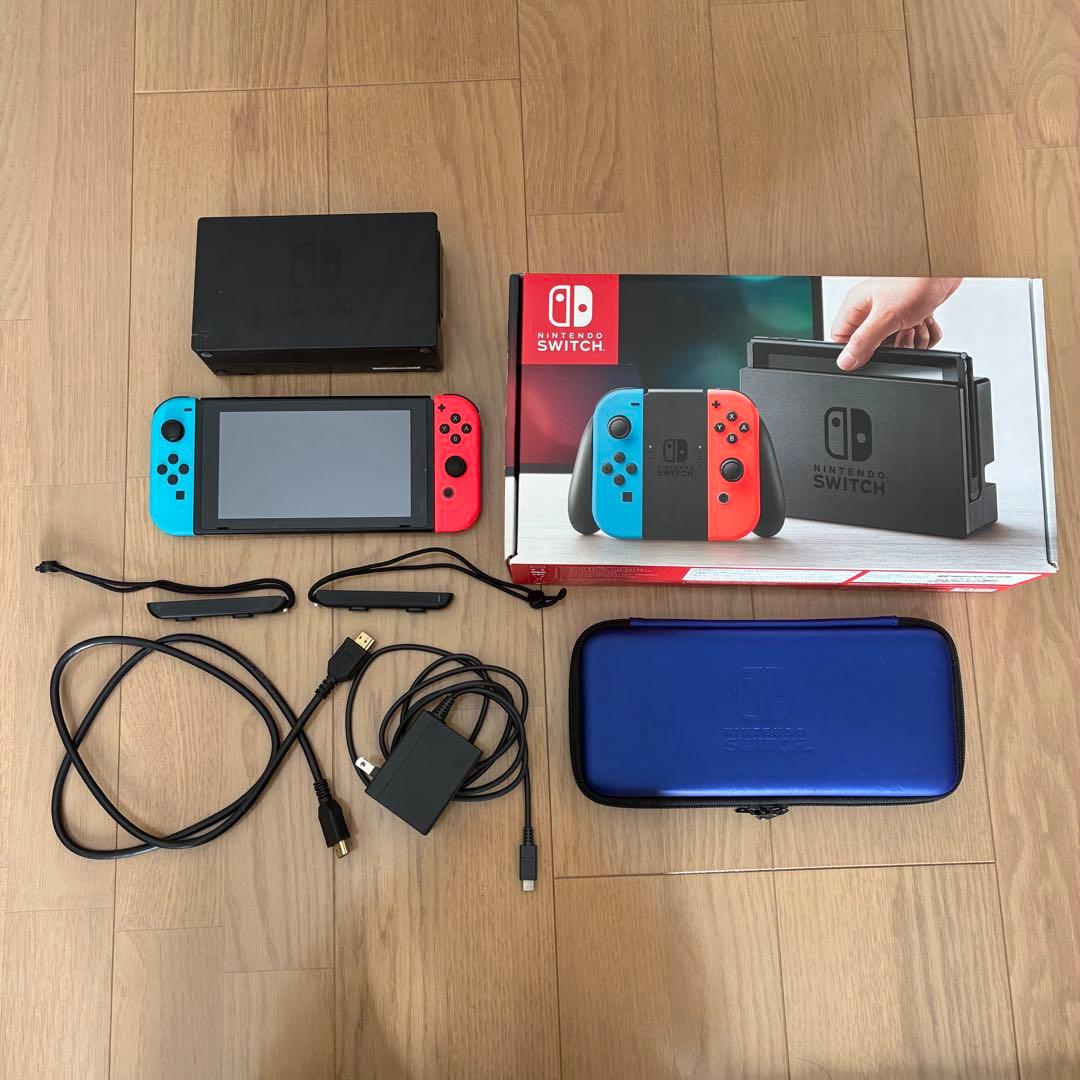 キャリングケース付きNintendo Switch 本体 赤/青 Joy-Con