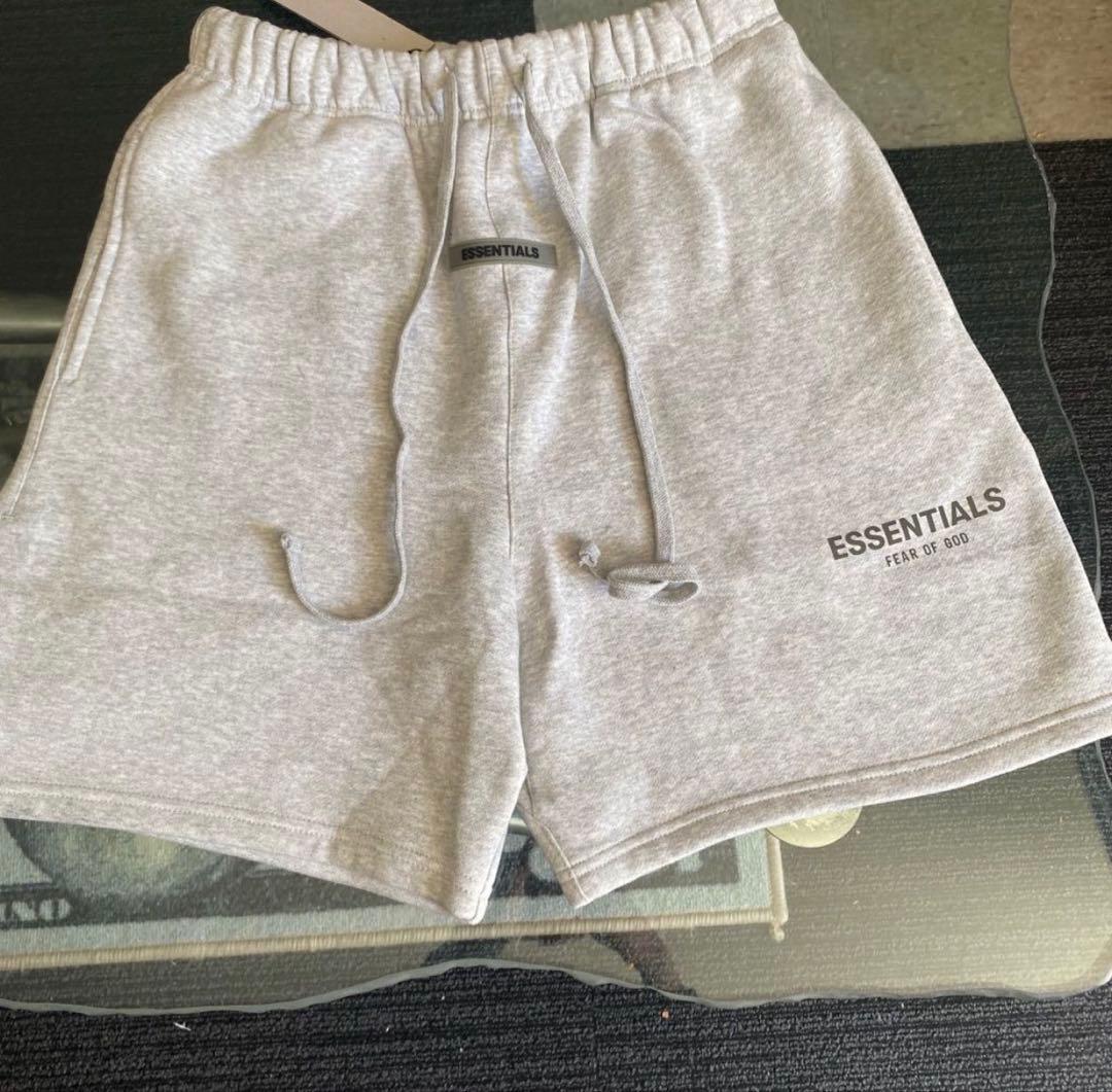 ESSENTIALS グレー Sサイズ ショートパンツ