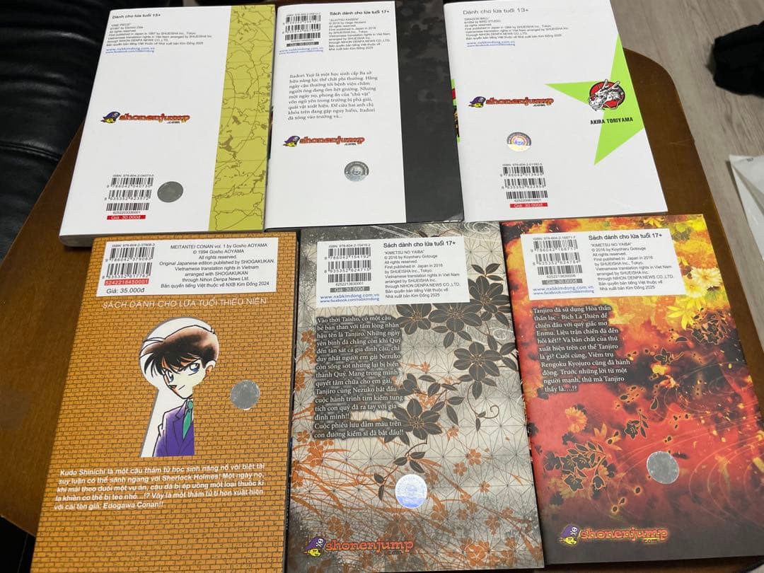 ベトナム語版　漫画　ワンピース、呪術廻戦、ドラゴンボール、コナン、鬼滅の刃