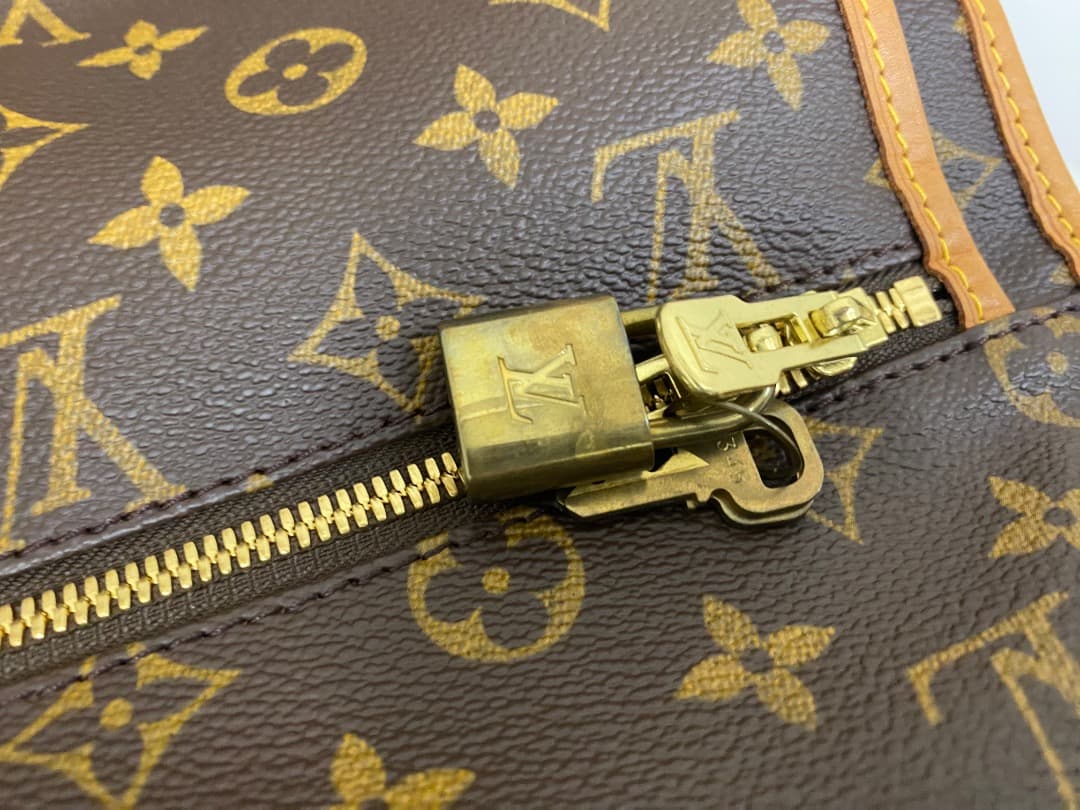 ルイヴィトン モノグラム ポルタブル バンドリエール M23418