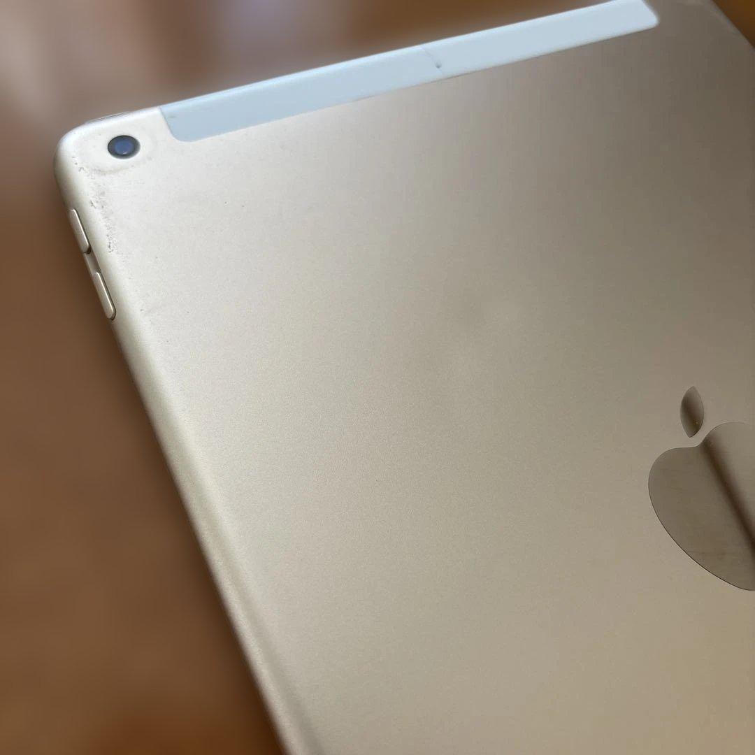 Apple iPad ゴールド 本体　32GB Wi-Fi cellular