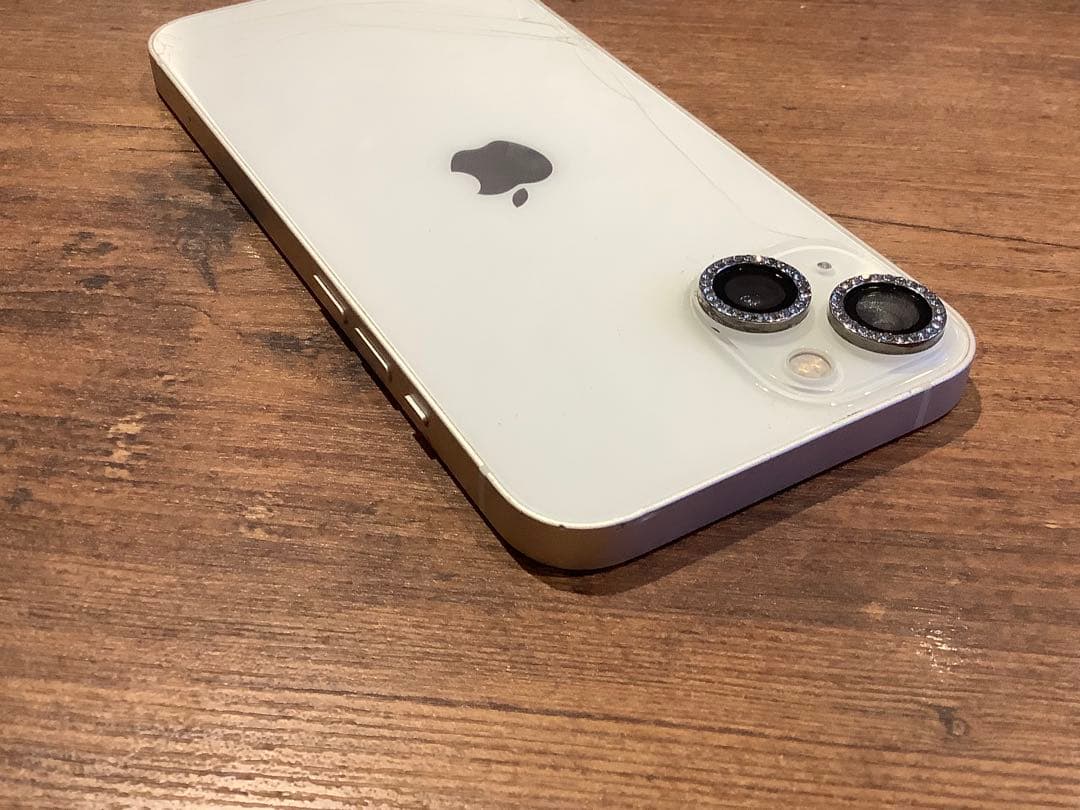 Apple iPhone 13 128GB ホワイト　箱あり　背面割れ