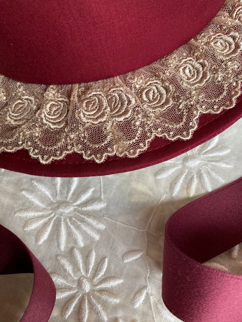 メアリーマグダレン　ホワイテリーフキャノチェ（ストロベリー）