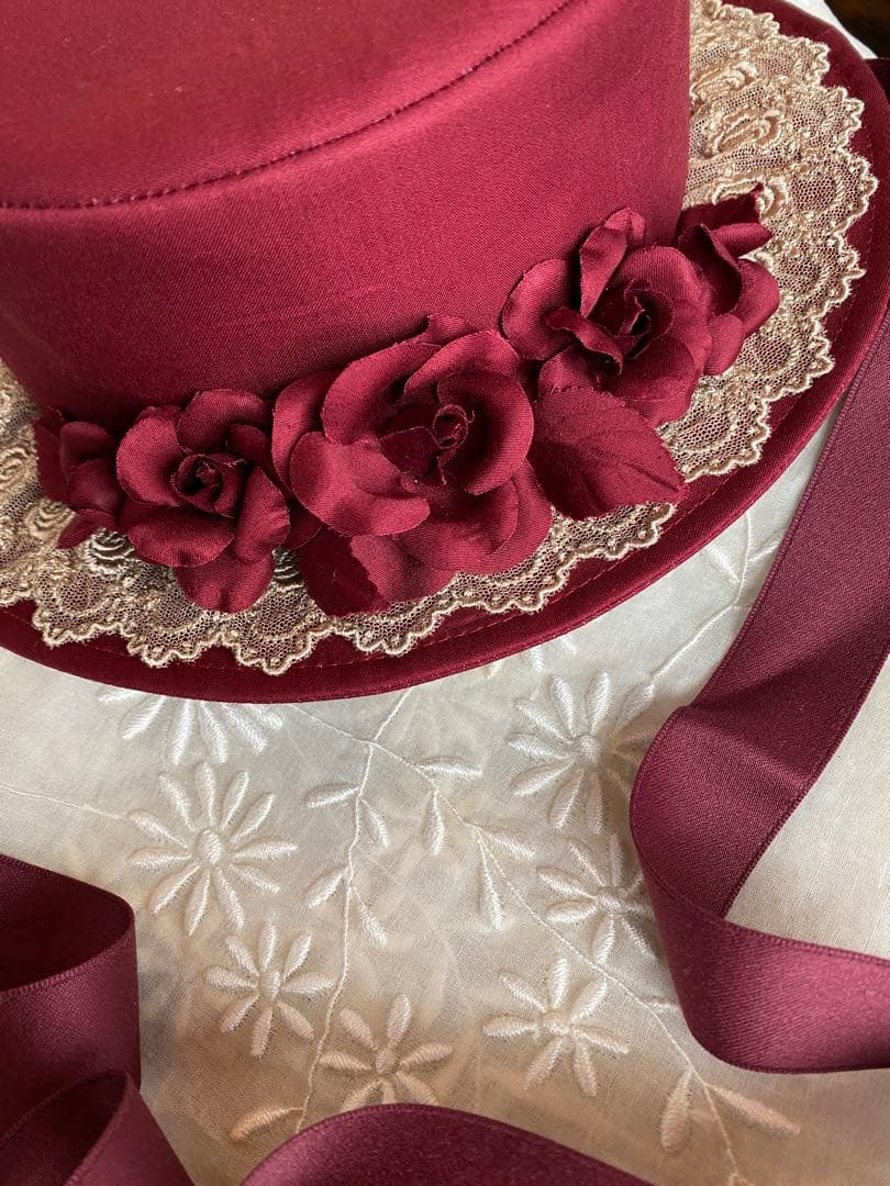 メアリーマグダレン　ホワイテリーフキャノチェ（ストロベリー）