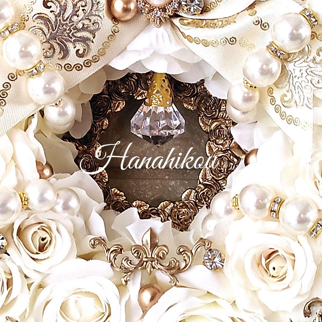 ホワイトローズとパールとゴールドダマスク柄リボンのスペシャル豪華エレガントリース