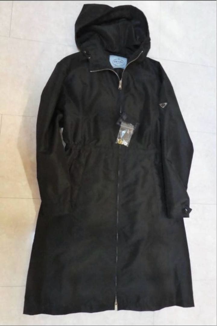 KARINさま専用　新品　未使用　PRADA プラダ ナイロンコート