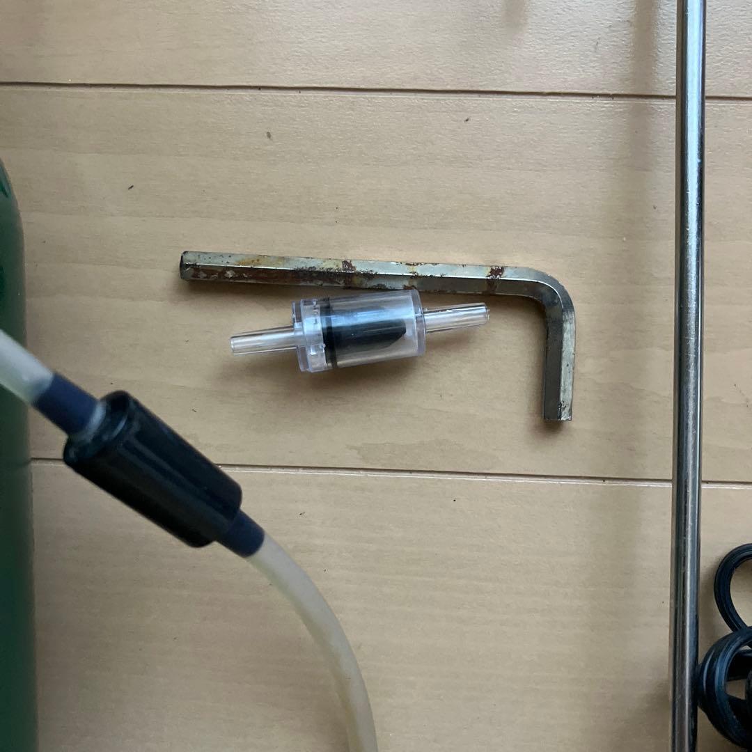 ＣＯ2レギュレターとボンベ