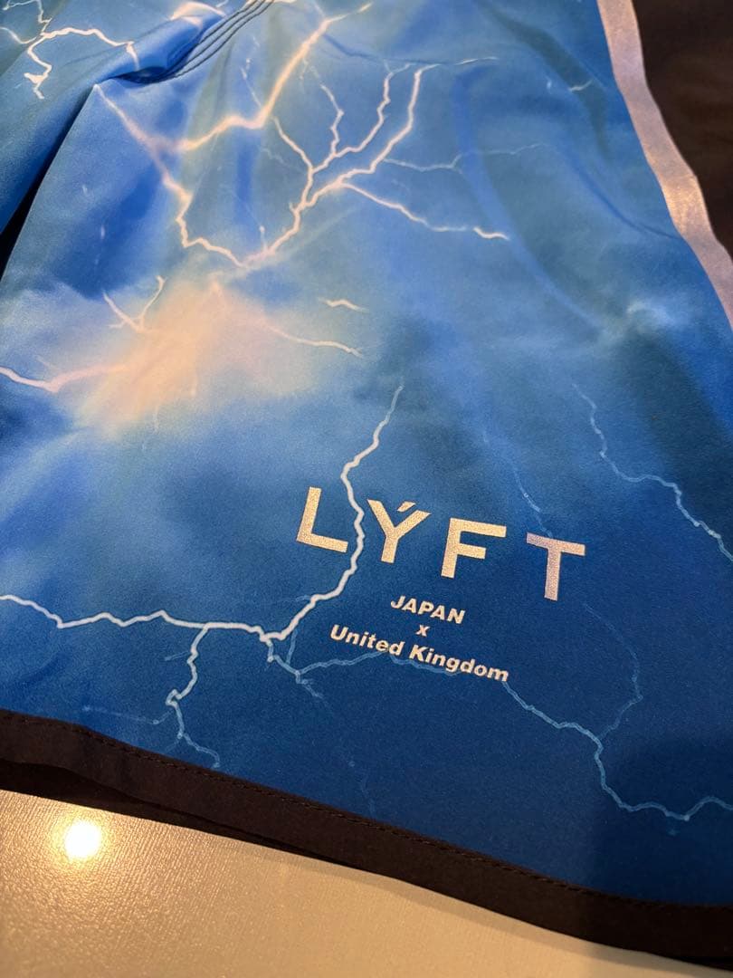ウエイトトレーニング LYFT Thunder graphics stage shorts S