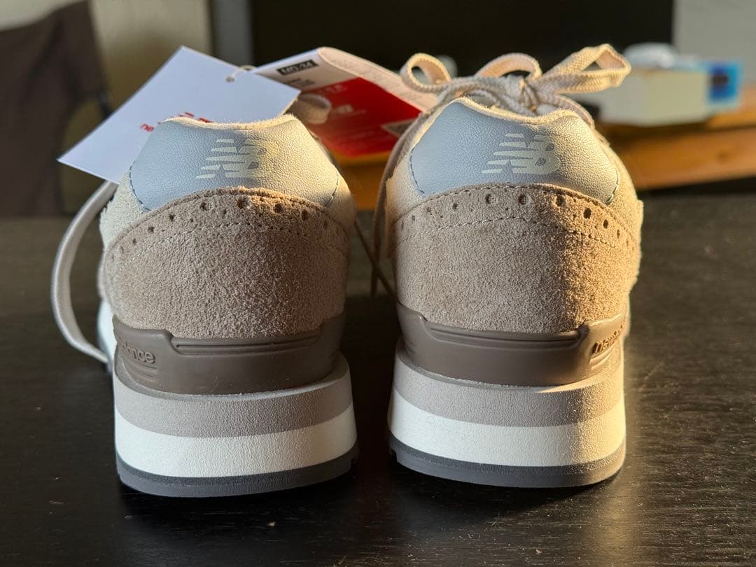 New Balance フリンジ付きスニーカー ベージュ