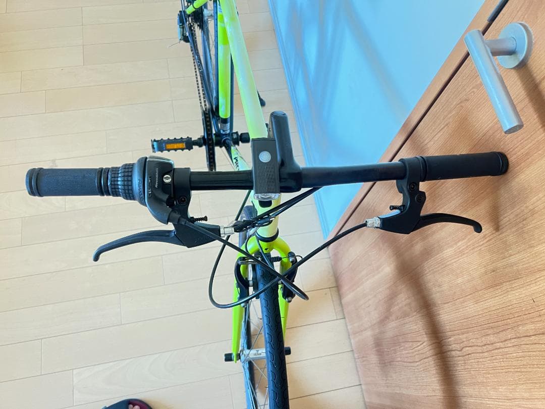 PHERKAD（フェルカド）クロスバイク　白系　シマノ外装6段変速　引取専用