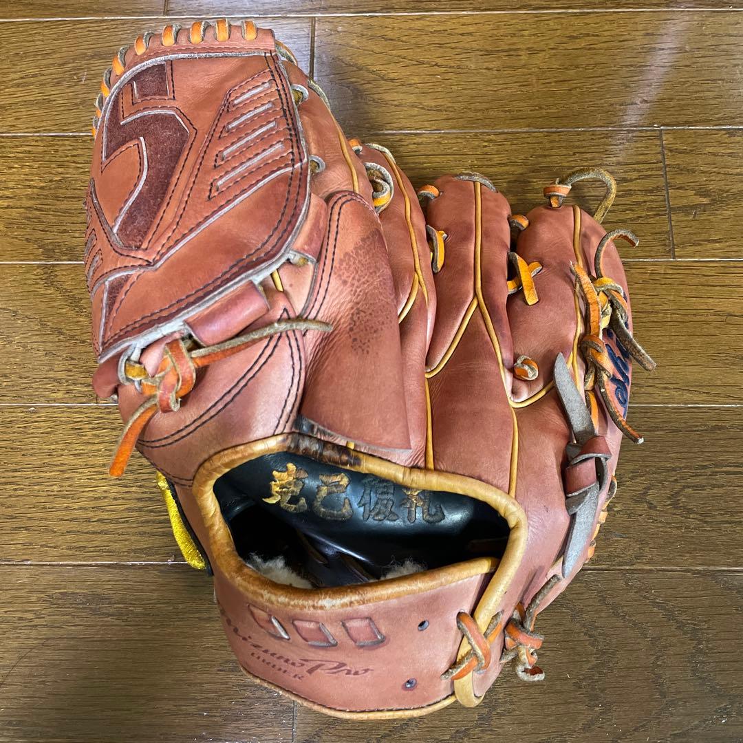 ミズノプロ硬式グローブ　左投手用