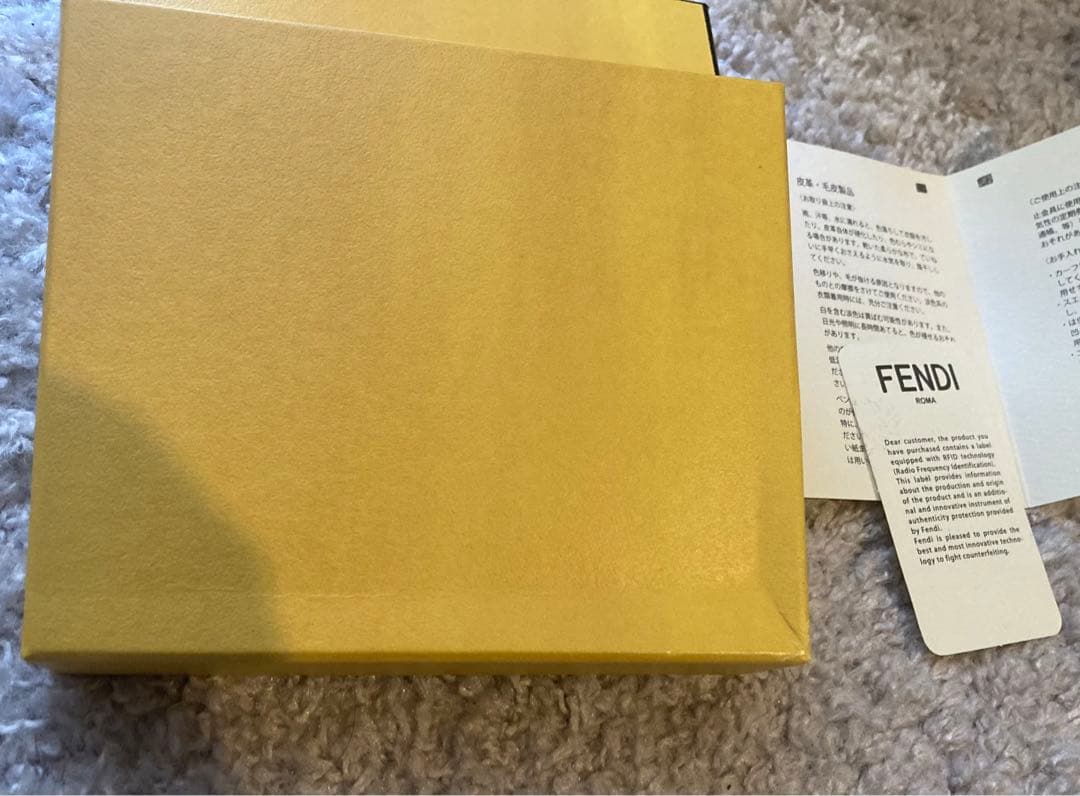 FENDI モンスター 二つ折りカードケース レッド